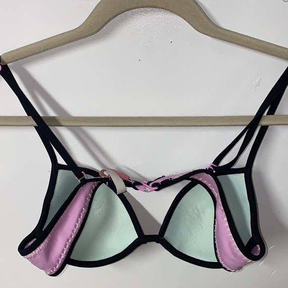 Victoria’s Secret swimsuit top - Picture 2 of 5